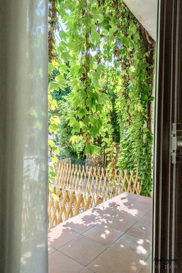 Appartement Aux Remparts Des Hospices Beaune  Bagian luar foto